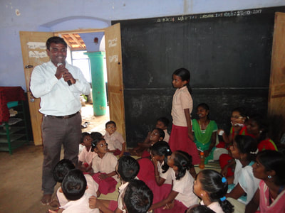 Discussing with School Students @ TNDTA Primary School, Senthiamangalam, Sawyerpuram on 27-10-2017.